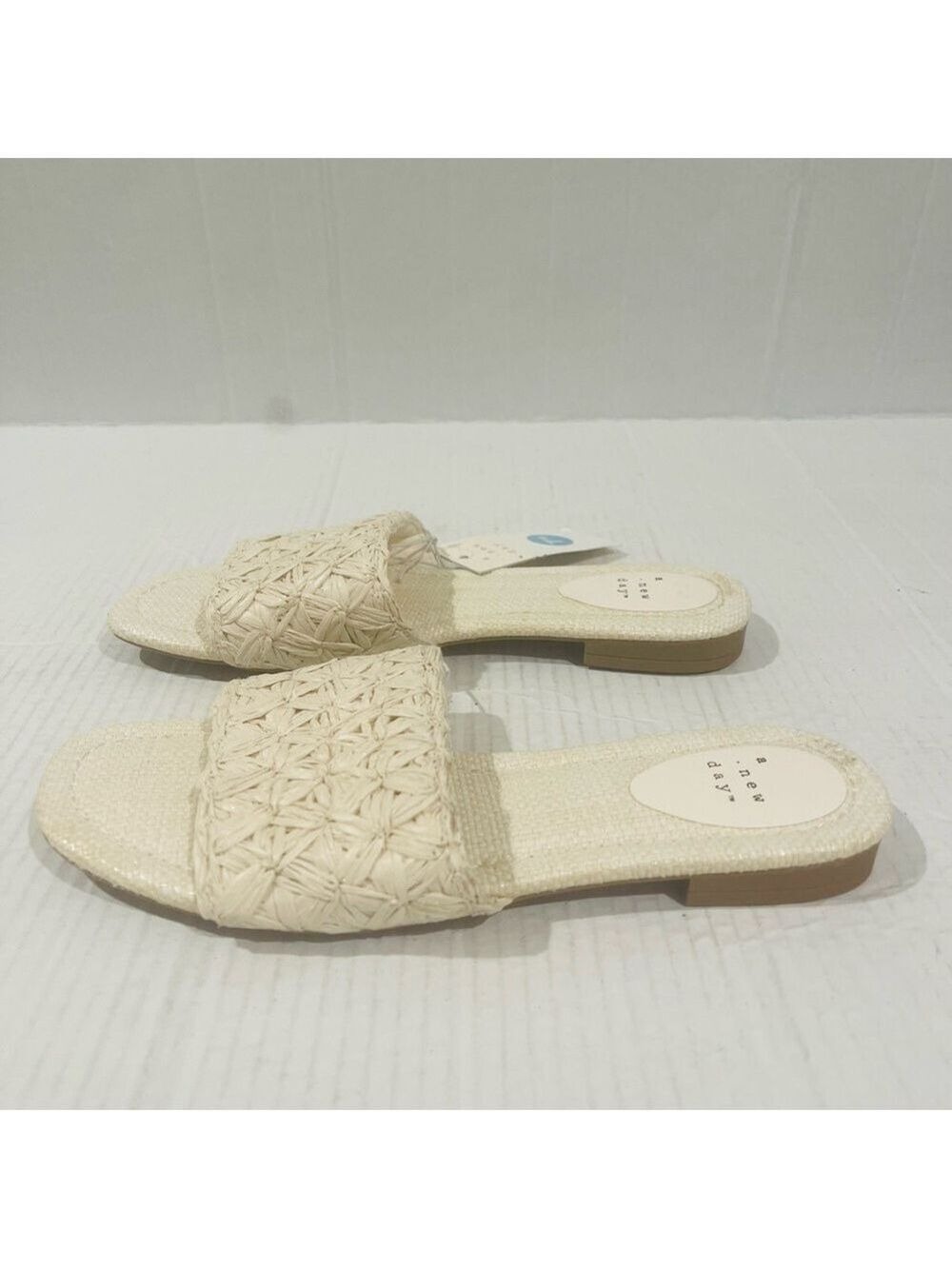 Women’s A New Day White Beige Boho Sandals Size 7.5 US! - Picture 3 of 6
